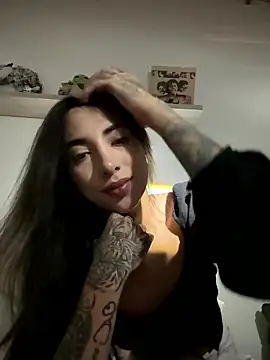Snapshot of valeriahornier chatting on January 8, 2026, 6:48 am valeriahornier online show from January 8, 2026, 6:48 am