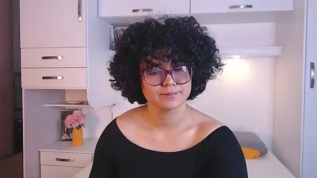 MartiRuis10 online show from November 10, 2025, 10:09 pm