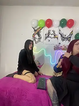 Snapshot of Agattha22 chatting on December 2, 2025, 7:57 am Agattha22 online show from December 2, 2025, 7:57 am