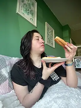 YourFrenchFeliciexo online show from April 13, 2026, 10:21 am