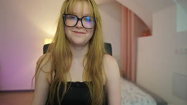 lisa mccoy  online show from March 22, 2026, 7:06 pm