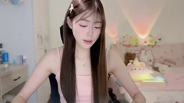 Onecutelittle online show from November 6, 2025, 6:25 am