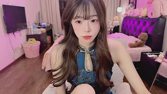 Onecutelittle online show from May 9, 2026, 1:05 pm