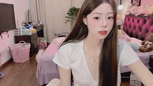 Onecutelittle online show from May 16, 2026, 6:54 am