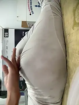 BlueishMove44 online show from November 15, 2025, 8:44 am