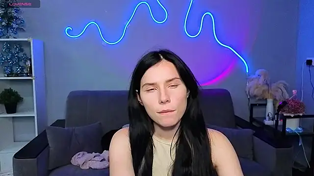 Mell Hyees online show from December 3, 2025, 6:06 pm