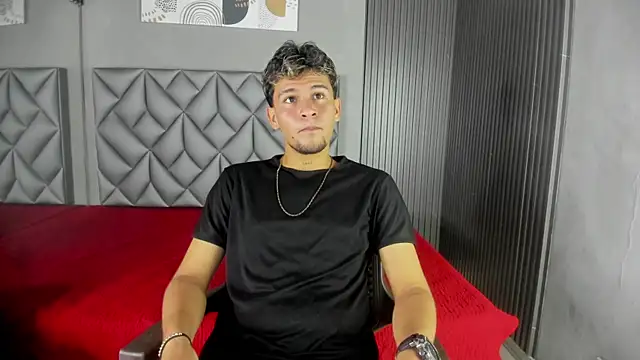 Alan-Smith1 online show from November 25, 2025, 7:36 pm