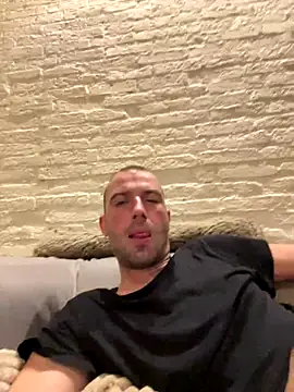 Rotteei1 online show from October 25, 2025, 5:26 am