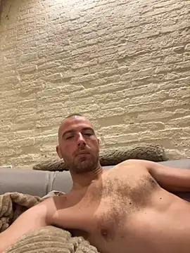 Rotteei1 online show from October 26, 2025, 6:52 am