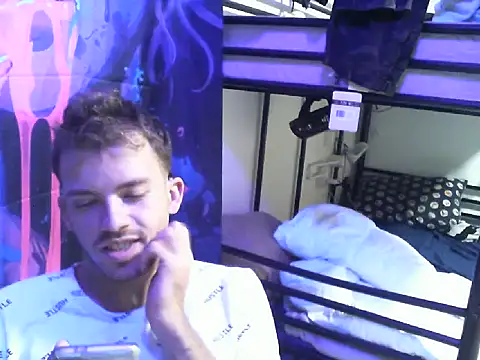 Snapshot of oraharoncohen chatting on November 16, 2025, 6:57 pm oraharoncohen online show from November 16, 2025, 6:57 pm