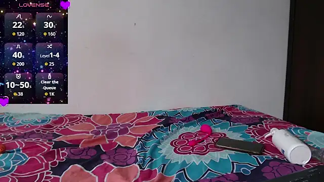 Snapshot of Nikki__uwu chatting on December 13, 2025, 7:53 pm Nikki uwu online show from December 13, 2025, 7:53 pm