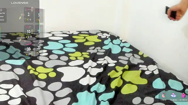 Snapshot of Nikki__uwu chatting on February 6, 2026, 8:12 pm Nikki uwu online show from February 6, 2026, 8:12 pm