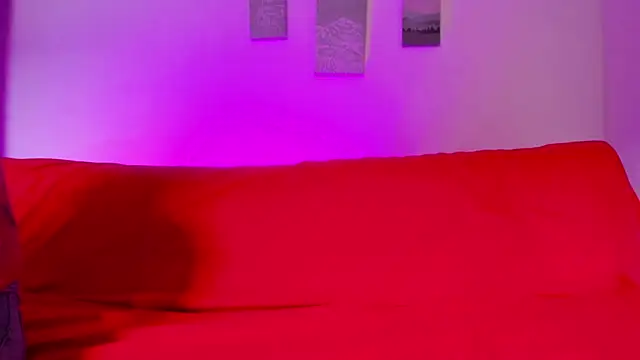 Snapshot of Nikki__uwu chatting on July 8, 2026, 8:46 pm Nikki uwu online show from July 8, 2026, 8:46 pm
