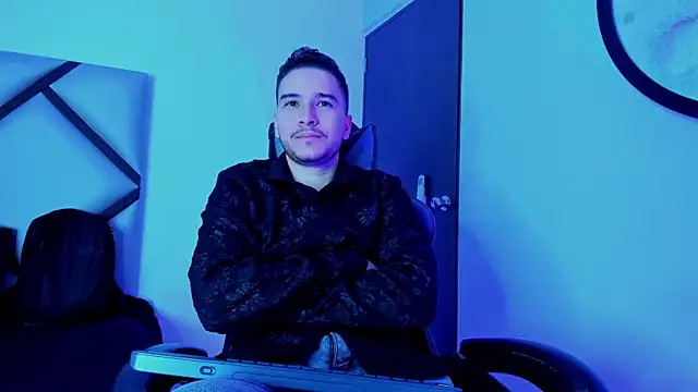 Snapshot of mike_257 chatting on October 28, 2025, 11:36 am mike 257 online show from October 28, 2025, 11:36 am