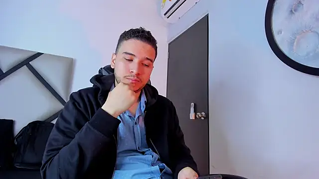 Snapshot of mike_257 chatting on October 29, 2025, 12:18 pm mike 257 online show from October 29, 2025, 12:18 pm