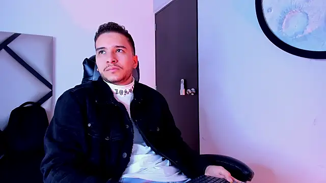 Snapshot of mike_257 chatting on November 1, 2025, 12:07 pm mike 257 online show from November 1, 2025, 12:07 pm