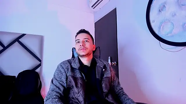 Snapshot of mike_257 chatting on November 3, 2025, 11:44 am mike 257 online show from November 3, 2025, 11:44 am