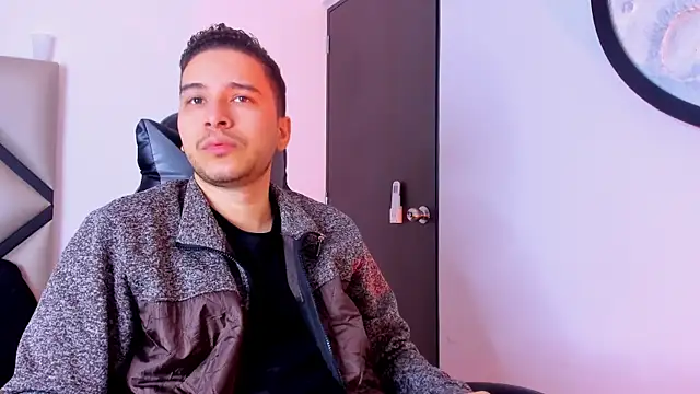 Snapshot of mike_257 chatting on November 10, 2025, 11:53 am mike 257 online show from November 10, 2025, 11:53 am