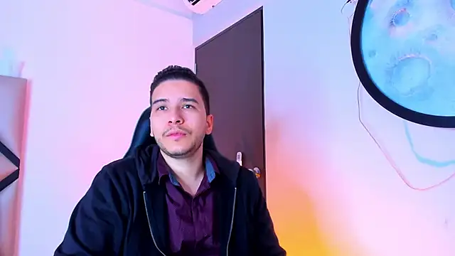 Snapshot of mike_257 chatting on November 13, 2025, 11:53 am mike 257 online show from November 13, 2025, 11:53 am