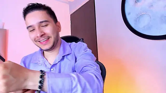 Snapshot of mike_257 chatting on November 14, 2025, 11:53 am mike 257 online show from November 14, 2025, 11:53 am