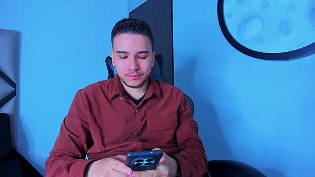 Snapshot of mike_257 chatting on November 20, 2025, 12:05 pm mike 257 online show from November 20, 2025, 12:05 pm