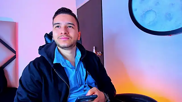 Snapshot of mike_257 chatting on November 28, 2025, 11:46 am mike 257 online show from November 28, 2025, 11:46 am