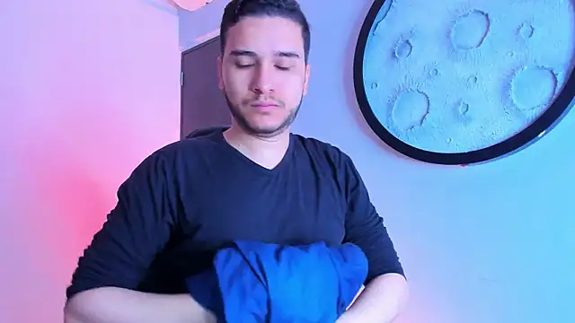 Snapshot of mike_257 chatting on December 22, 2025, 12:02 pm mike 257 online show from December 22, 2025, 12:02 pm