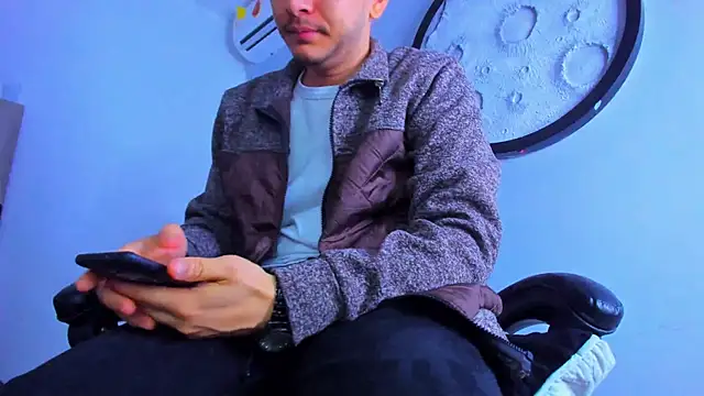 Snapshot of mike_257 chatting on January 10, 2026, 12:18 pm mike 257 online show from January 10, 2026, 12:18 pm