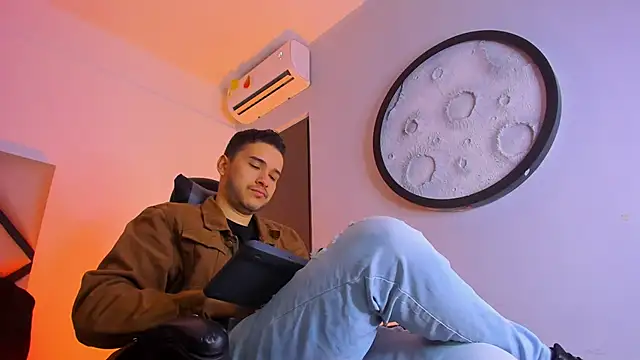 Snapshot of mike_257 chatting on January 12, 2026, 11:59 am mike 257 online show from January 12, 2026, 11:59 am