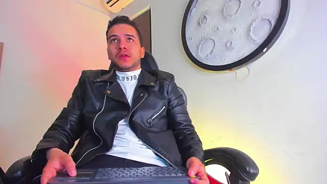 Snapshot of mike_257 chatting on February 7, 2026, 11:25 am mike 257 online show from February 7, 2026, 11:25 am