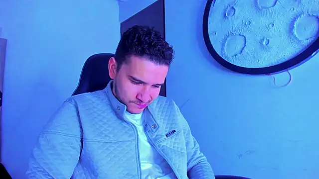 Snapshot of mike_257 chatting on February 8, 2026, 11:35 am mike 257 online show from February 8, 2026, 11:35 am