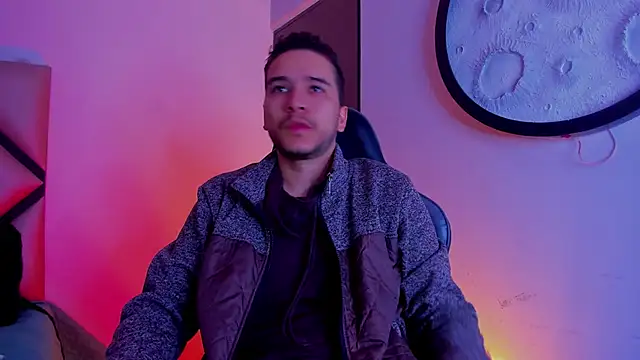 Snapshot of mike_257 chatting on February 10, 2026, 11:36 am mike 257 online show from February 10, 2026, 11:36 am