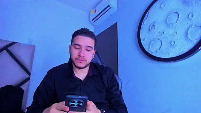 Snapshot of mike_257 chatting on February 13, 2026, 11:28 am mike 257 online show from February 13, 2026, 11:28 am