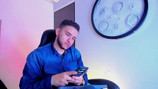 Snapshot of mike_257 chatting on February 25, 2026, 11:53 am mike 257 online show from February 25, 2026, 11:53 am