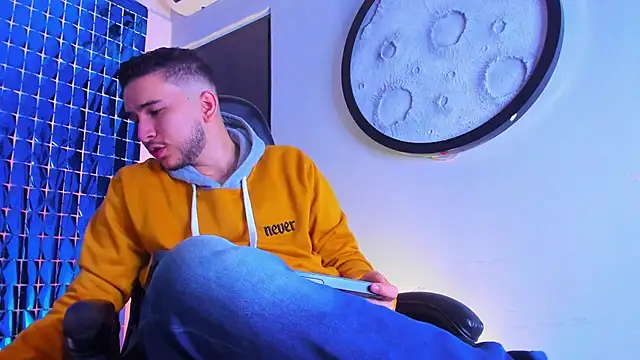 Snapshot of mike_257 chatting on February 28, 2026, 11:55 am mike 257 online show from February 28, 2026, 11:55 am