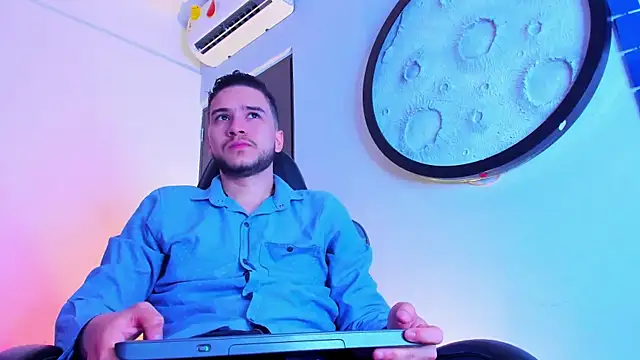 Snapshot of mike_257 chatting on March 2, 2026, 11:28 am mike 257 online show from March 2, 2026, 11:28 am