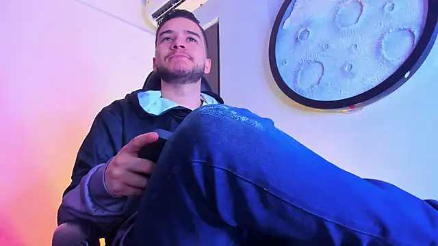 Snapshot of mike_257 chatting on March 3, 2026, 11:27 am mike 257 online show from March 3, 2026, 11:27 am