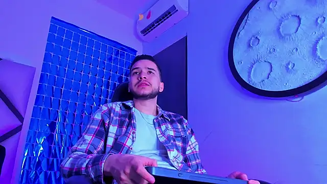 Snapshot of mike_257 chatting on March 7, 2026, 11:29 am mike 257 online show from March 7, 2026, 11:29 am