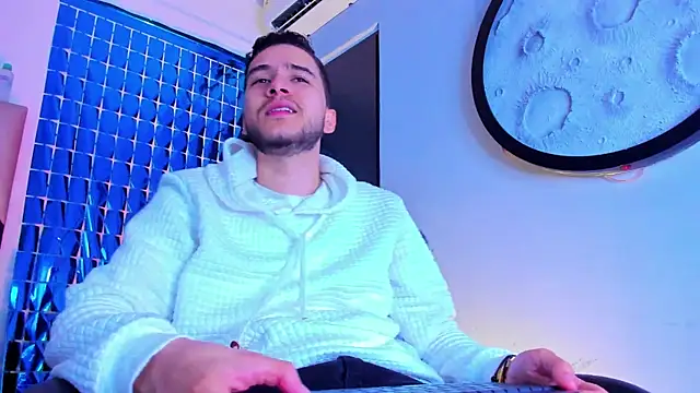 Snapshot of mike_257 chatting on March 12, 2026, 11:27 am mike 257 online show from March 12, 2026, 11:27 am