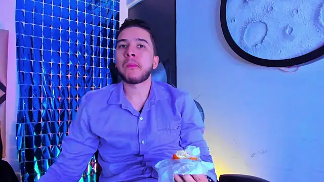 Snapshot of mike_257 chatting on March 13, 2026, 11:50 am mike 257 online show from March 13, 2026, 11:50 am