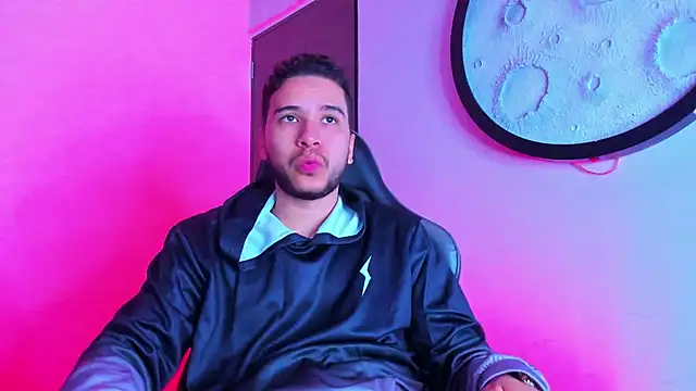 Snapshot of mike_257 chatting on March 23, 2026, 11:47 am mike 257 online show from March 23, 2026, 11:47 am