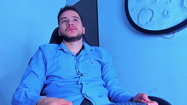 Snapshot of mike_257 chatting on March 24, 2026, 11:59 am mike 257 online show from March 24, 2026, 11:59 am