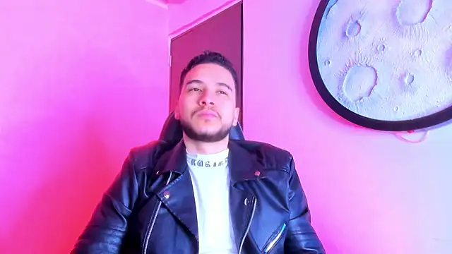 Snapshot of mike_257 chatting on March 31, 2026, 11:32 am mike 257 online show from March 31, 2026, 11:32 am