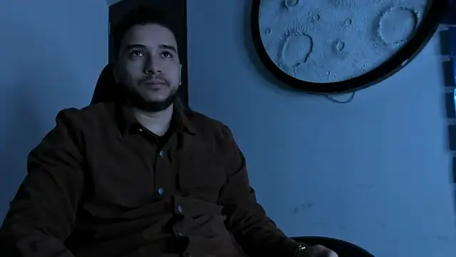 Snapshot of mike_257 chatting on April 8, 2026, 12:27 pm mike 257 online show from April 8, 2026, 12:27 pm