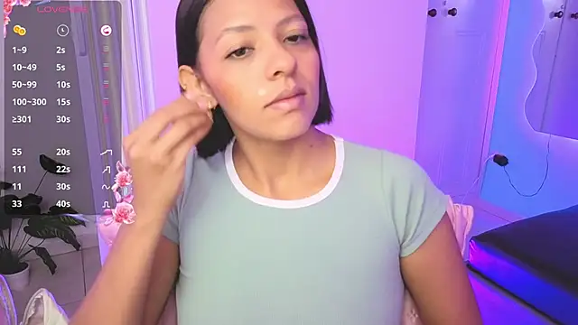 Aria Russo online show from March 20, 2026, 2:22 pm