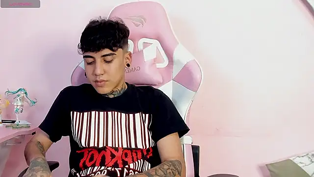 SantiOlsen online show from December 1, 2025, 9:42 pm