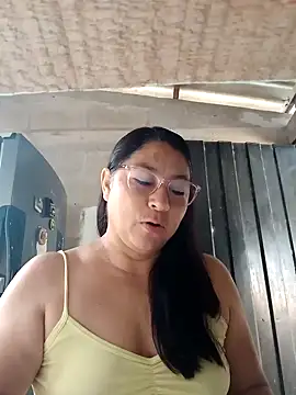 Snapshot of Brilly69 chatting on October 21, 2025, 1:45 pm Brilly69 online show from October 21, 2025, 1:45 pm