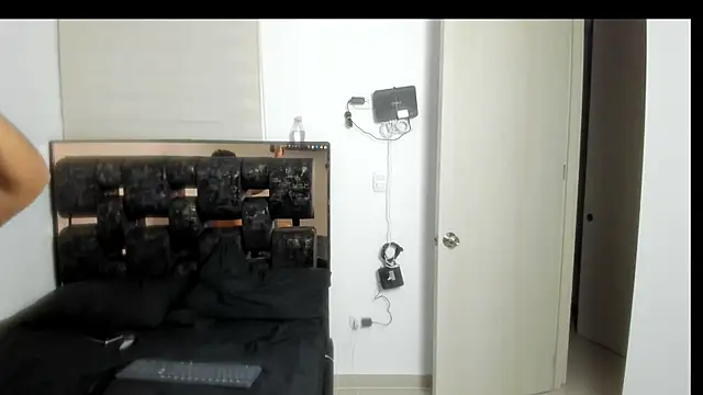 Snapshot of bicthxhard chatting on October 30, 2025, 4:25 am bicthxhard online show from October 30, 2025, 4:25 am