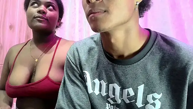 Snapshot of Pasion_morena chatting on November 4, 2025, 6:34 am Pasion morena online show from November 4, 2025, 6:34 am