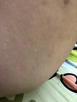 HinayLa online show from November 26, 2025, 8:37 am